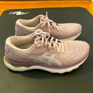 Women’s Asics Nimbus 24 Running Shoes Pink Size 9.5